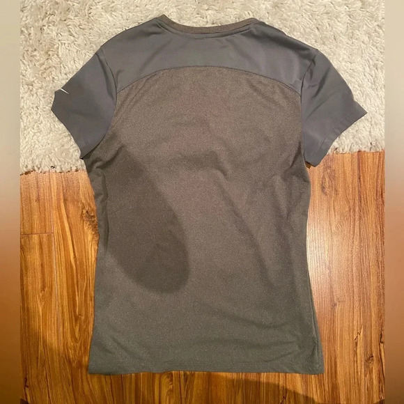 Nike golf v-neck t-shirt ⛳️ - Picture 3 of 4